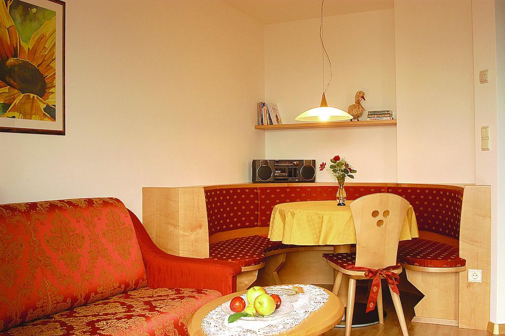 Garni Lichtenberg Pension Algund Kamer foto